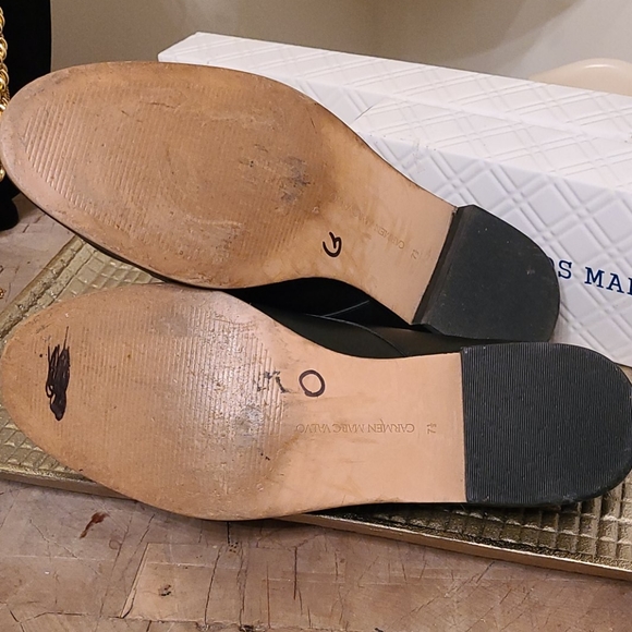 Carmen Marc Valvo Black Laceless Shoes - Picture 6 of 9